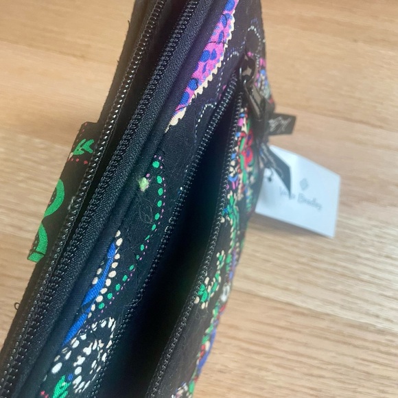 Vera Bradley NWT Turn Lock Wallet in Kiev Paisley(Retired Print) - Picture 11 of 13